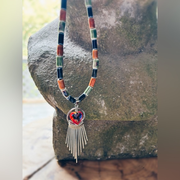 Beaded heart pendant necklace - Picture 9 of 14